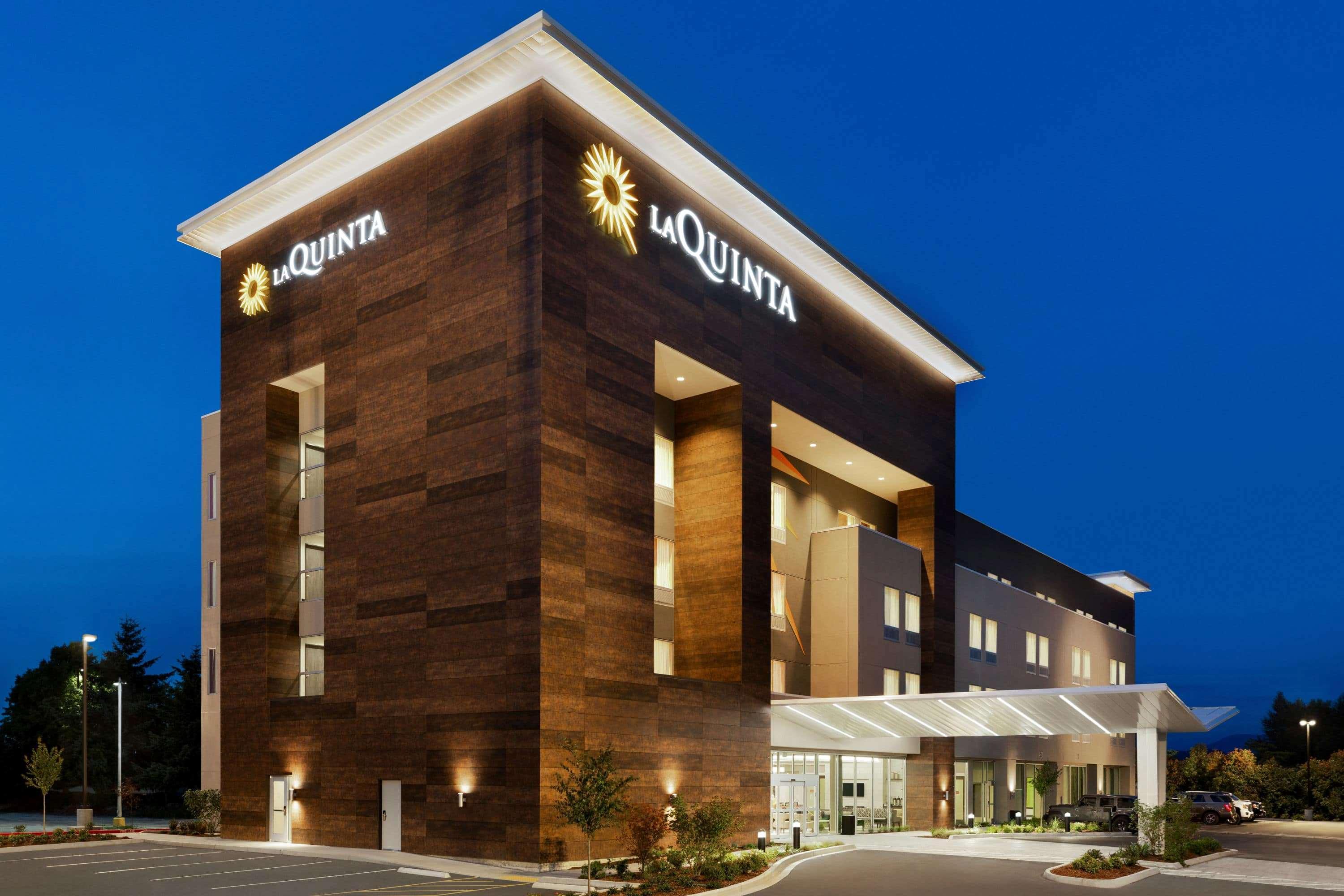 La Quinta Inn & Suites By Wyndham Burlington Exterior foto