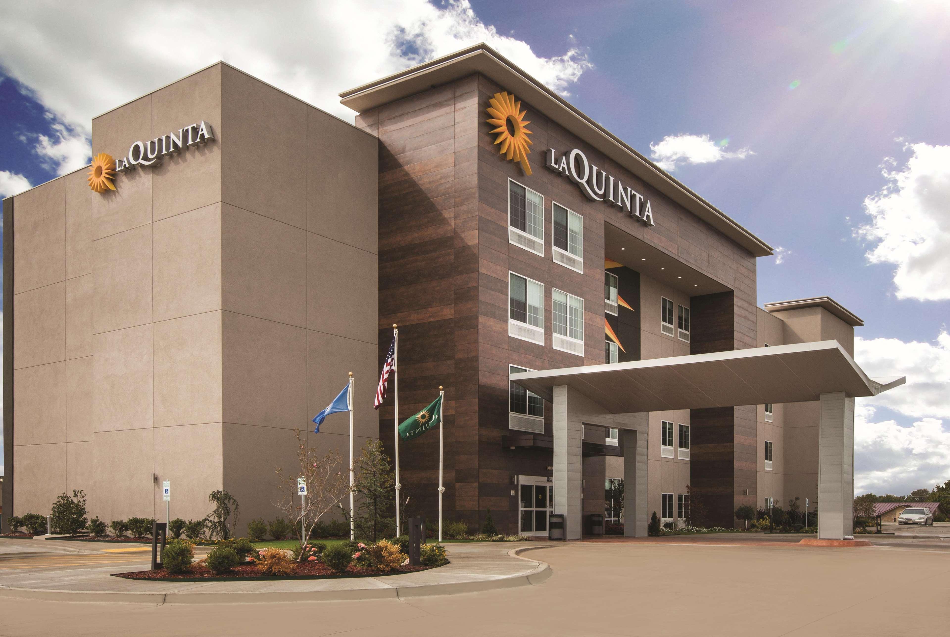 La Quinta Inn & Suites By Wyndham Burlington Exterior foto